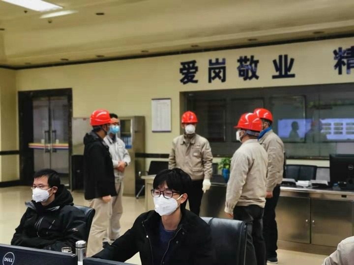 万众一心共克时艰，，，，，，众志成城战胜疫情