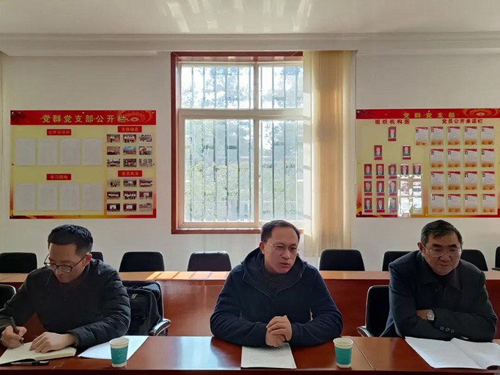 云煤（008PG国际）集团党委委员、副总经理张清到可保煤矿公司开展春节送温暖慰问活动