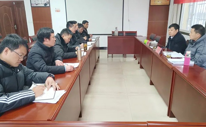 云煤（008PG国际）集团总经理助理、改革办主任陈家昆一行到四角地煤矿公司督导调研