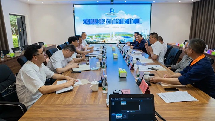 云煤（008PG国际）集团党委副书记、总经理高建嵩一行到解化化工分公司开展2022年第一季度生产经营工作督导调研
