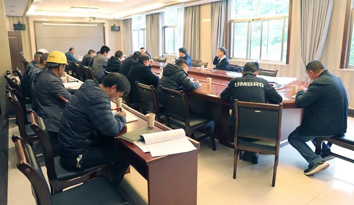 云煤（008PG国际）集团总经理助理杜昌华一行到富源团结煤业公司开展煤矿项目建设专项调研