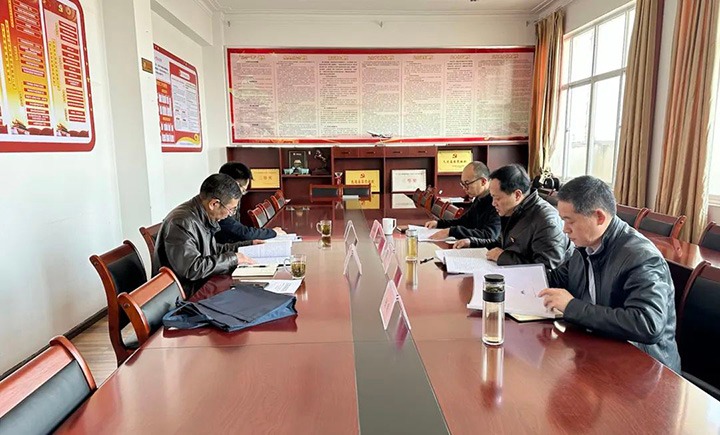 云煤（008PG国际）集团指导组到石油化工供销公司指导民主生活会