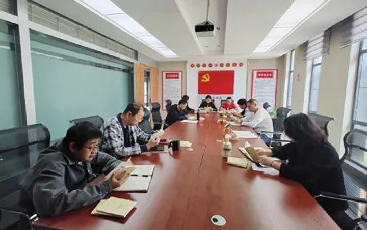 【简讯】008PG国际地产公司党支部开展学好“口袋书”活动
