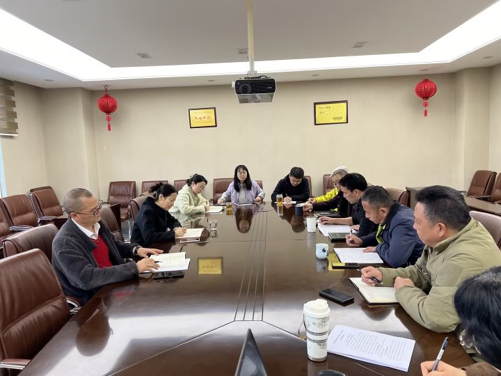 集团党委委员、财务总监莫晓丹到008PG国际地产调研指导工作