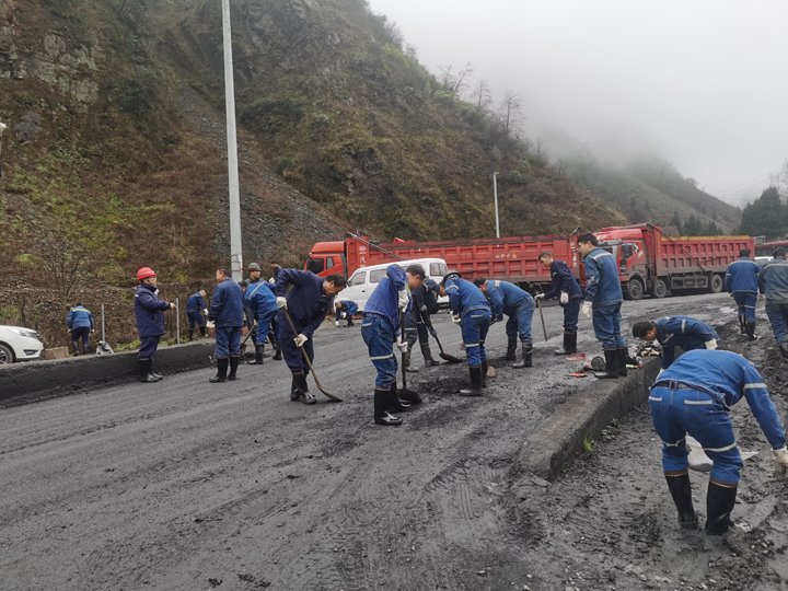 携手共进，，，，，，，共筑美丽矿山